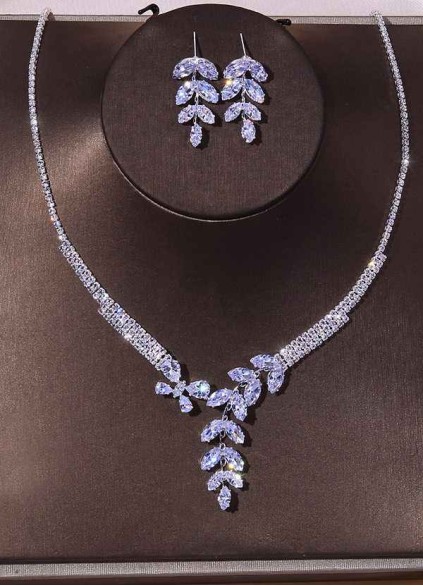 Royal Elegance Jewelry Set